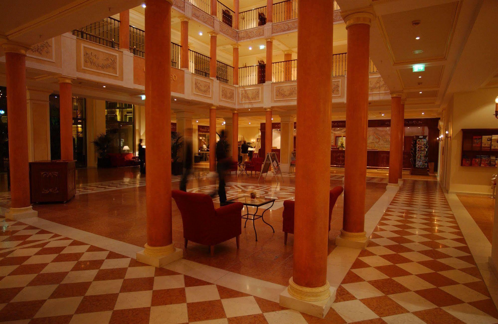 4 Hotel Rust Bagian luar foto