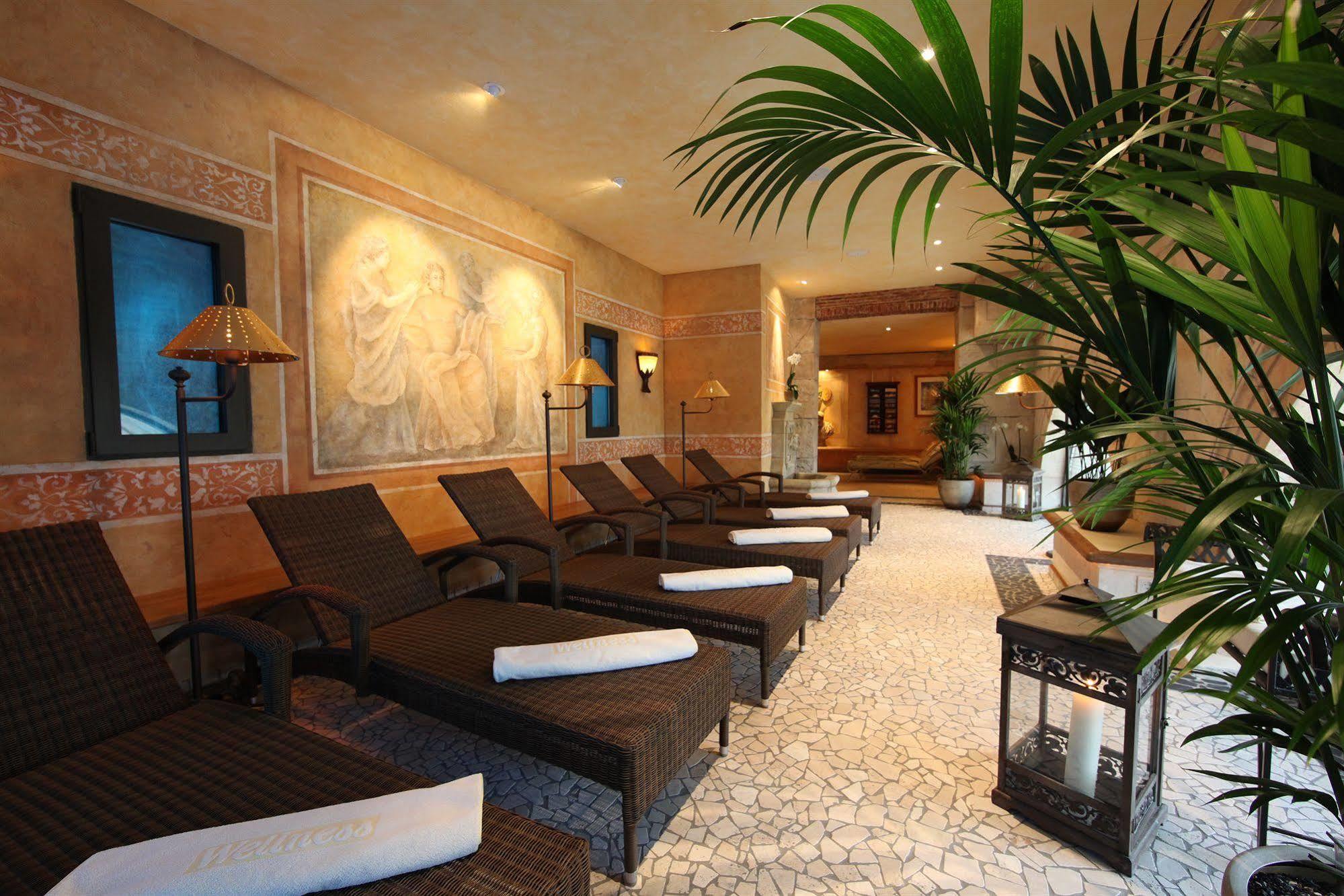 4 Hotel Rust Bagian luar foto
