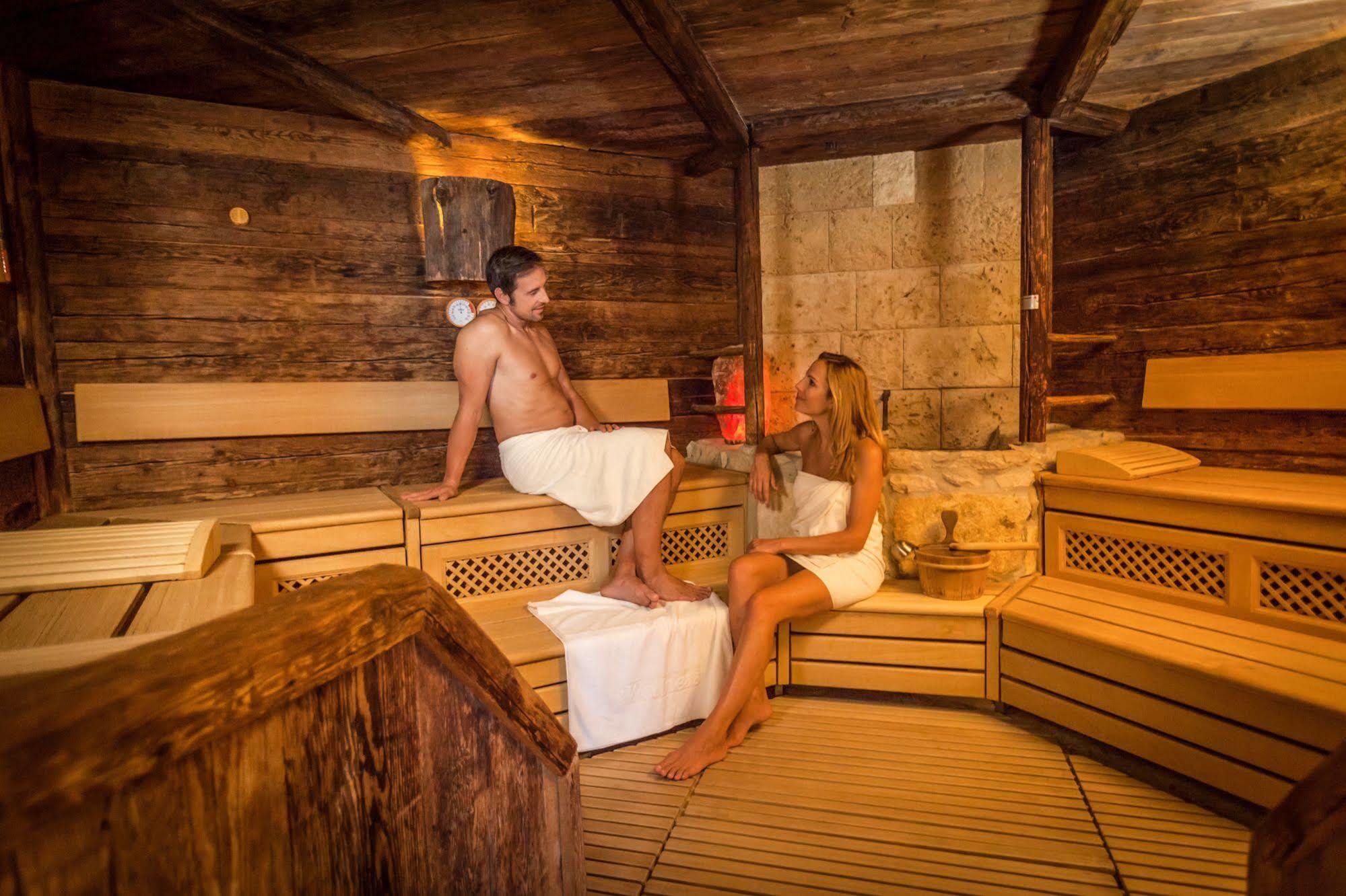 4 Hotel Rust Bagian luar foto