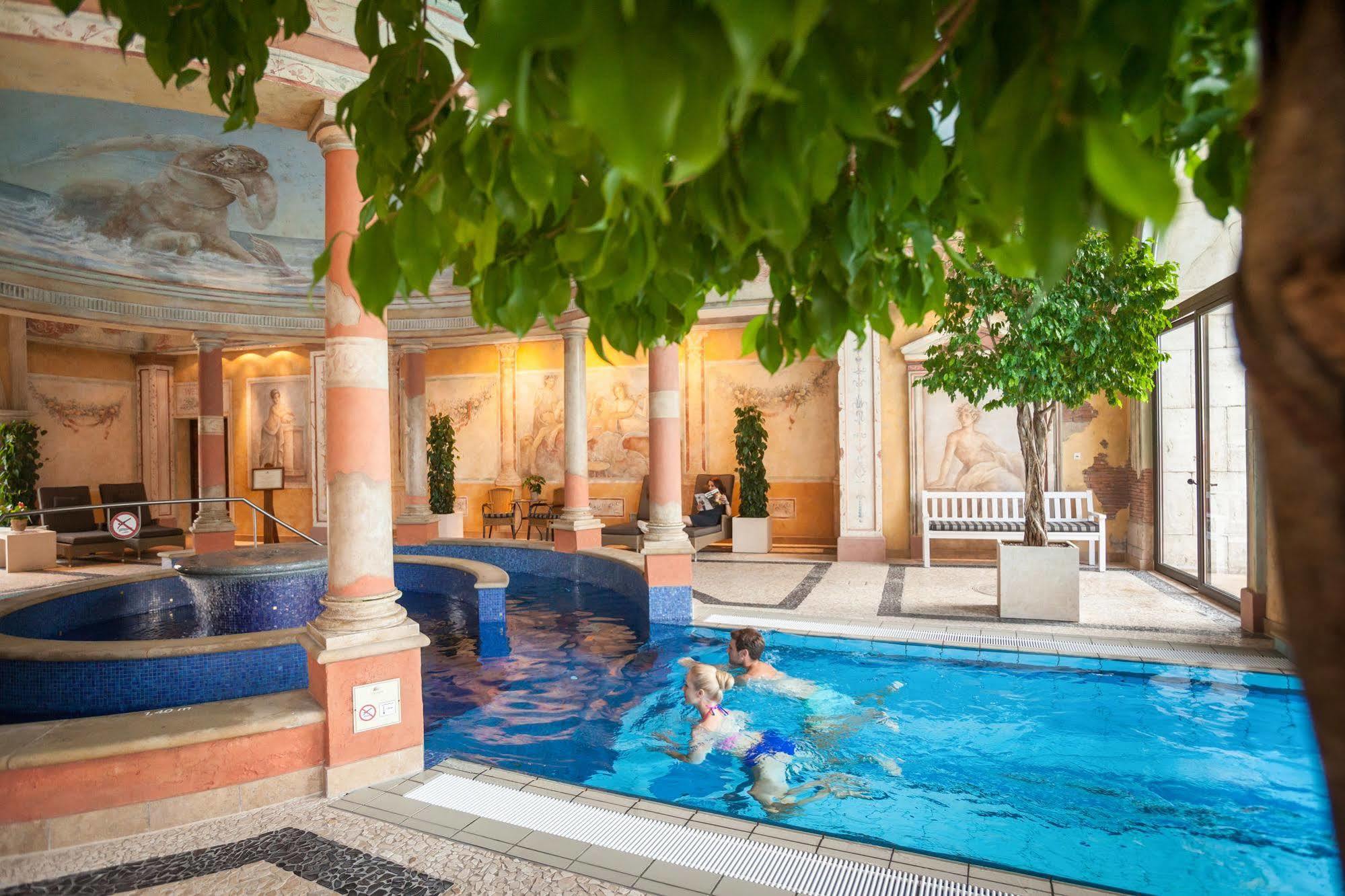 4 Hotel Rust Bagian luar foto